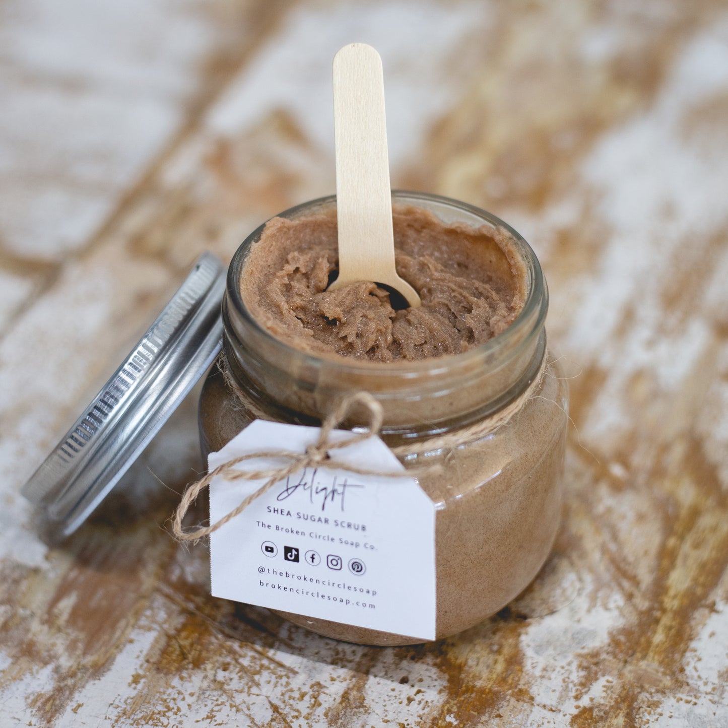 Delight | Body Scrub | Almond